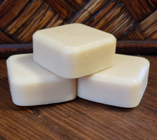 Load image into Gallery viewer, Oatmeal &amp; Honey Handmade Goat Milk Soap